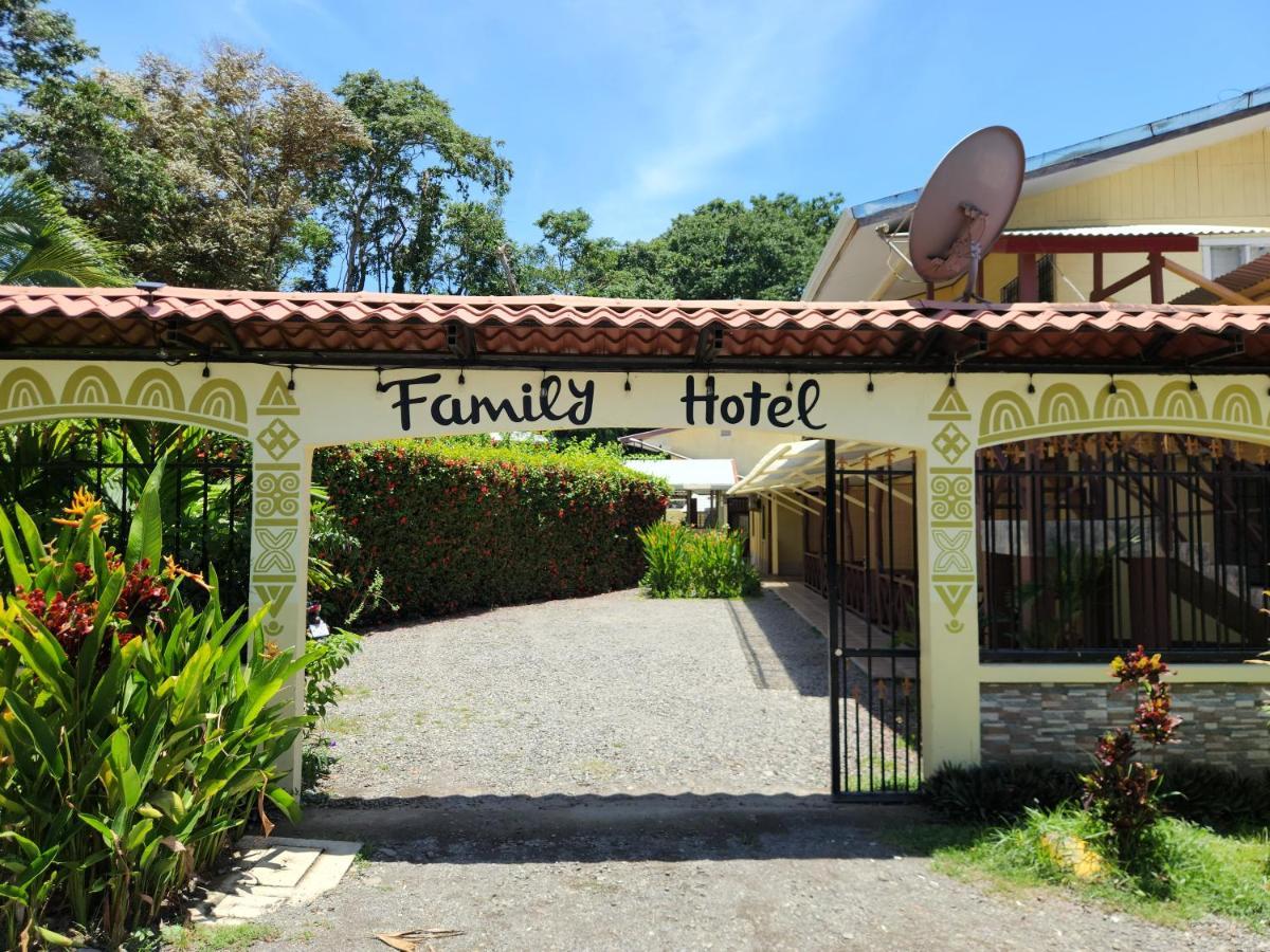 Family Hotel Puerto Viejo de Talamanca Exteriör bild
